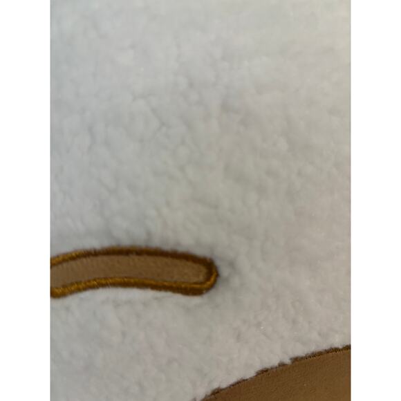 Holiday reindeer decorative festive throw pillow - Picture 2 of 3